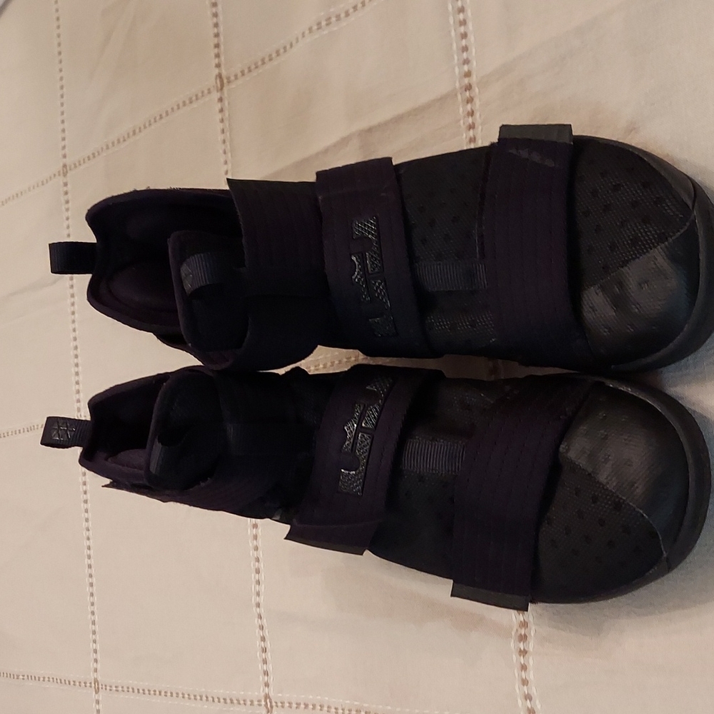 Lebron Soldier 10's Black space